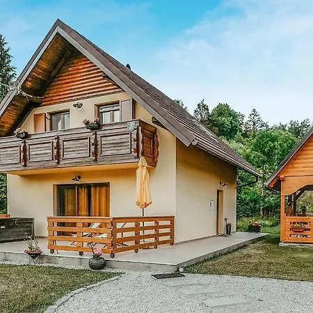 Awesome Home In Mrkopalj With Kitchen بيت للعطل